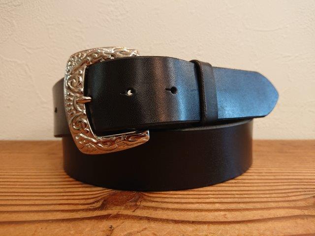 栃木レザーベルト　オイル多脂革　38ｍｍ　ウエスタン柄バックル（シルバーカラー）付き　革ベルト【革カラーが選べます】