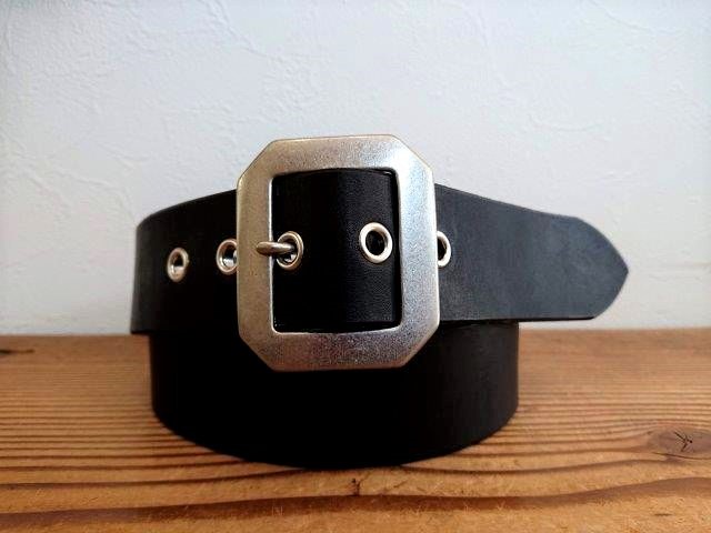 栃木オイル多脂革レザーベルト　ハトメベルト【ブラック】ギャリソンバックル付 　革ベルト　 40ｍｍ／45mm