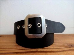 栃木オイル多脂革レザーベルト　ハトメベルト【ブラック】ギャリソンバックル付 　革ベルト　 40ｍｍ／45mm