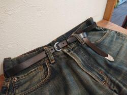 ナローベルト  栃木レザー 20ｍｍ 馬蹄デザインバックル剣先金物付き　シルバーカラー剣先40cm ロングタイプ　カシメ留め