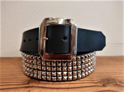 ピラミッドスタッズベルト　5連シルバースタッズ【ブラック】40mm