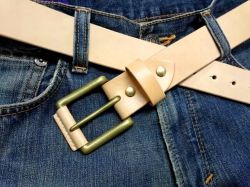 栃木レザーベルト　オイル多脂革　革ベルト【生成ナチュラル／サドルレザー】38ｍｍ　革巻きバックル付きベルト