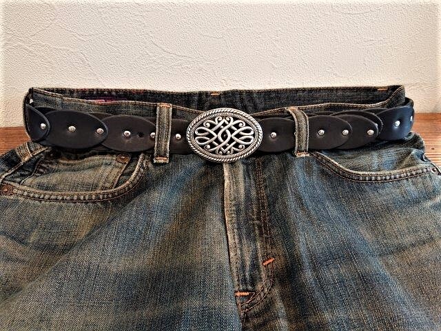 極希少 45R カモノハシ レザー ベルト バックル 刺繍 ロゴ Amazon | [Belts.com] メンズ Carsonの西箔押し本革カジュアル