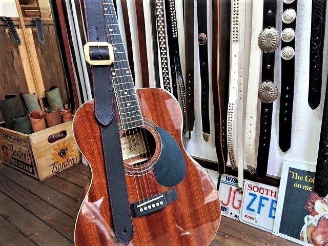 栃木レザー ギターストラップ バックル式 ステッチデザイン
