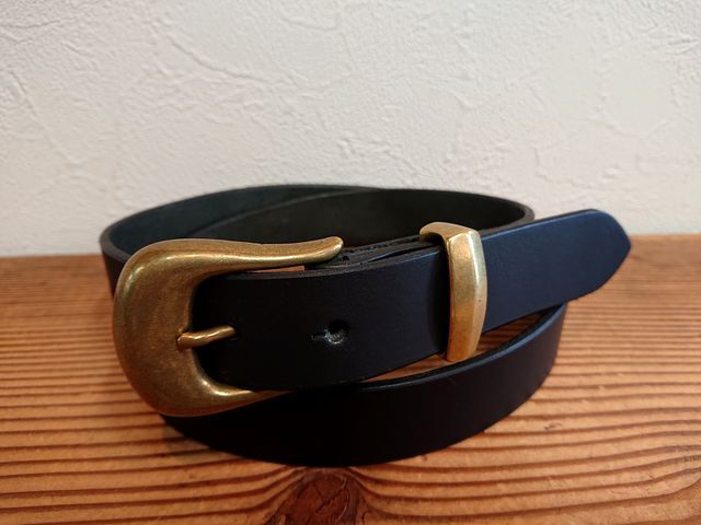撮影使用モデル】ナローベルト 栃木レザー【ブラック】30mm 真鍮