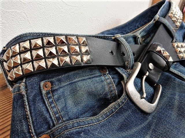 ピラミッドスタッズベルト 3連シルバースタッズ 【ブラック】 剣先