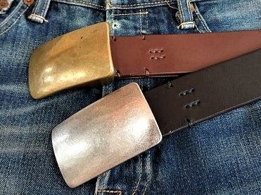 栃木レザーベルト オイル多脂革 38mm 真鍮スクエアトップバックル 糸