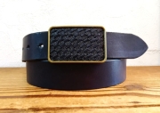 バスケット柄レザーバックル付き　栃木レザーベルト　革ベルト【ブラック】38-40ｍｍ　バックル【ブラスカラー】