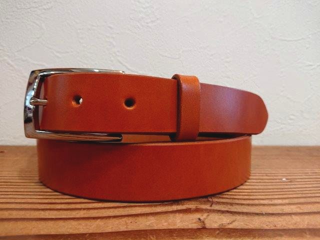 栃木レザーベルト【キャメルブラウン】革ベルト　30ｍｍ　ビジネスベルト／スーツベルト【帆型バックル】