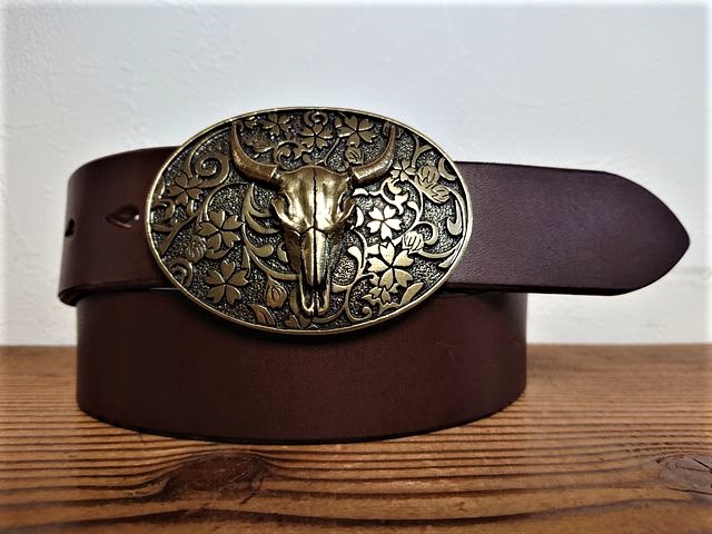 JUN COMPANYオリジナルデザイントップバックル 【桜とバッファロースカル】 栃木レザーベルト　オイル多脂革　革ベルト　【チョコレートブラウン】ベルト幅：40ｍｍ