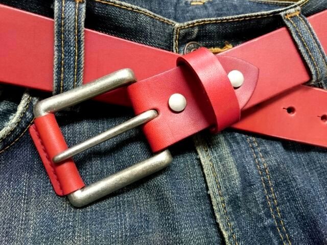 栃木レザーベルト　オイル多脂革　革ベルト【レッド】38ｍｍ　革巻きバックル付きベルト