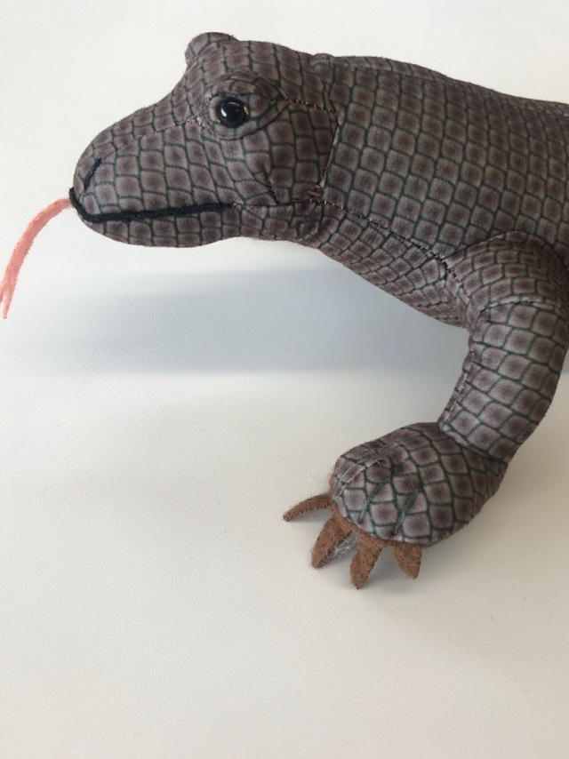 コモドドラゴンぬいぐるみ 約30cm Amazon | ぬいぐるみ コモドドラゴン 生々しい 本物 もちもち