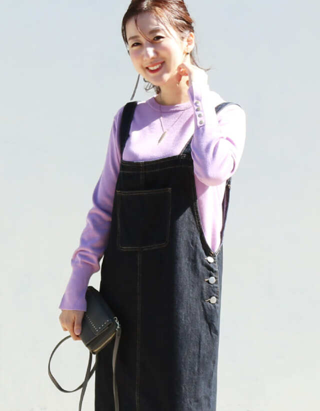 アンバー・袖ゴールドボタン上品ニット