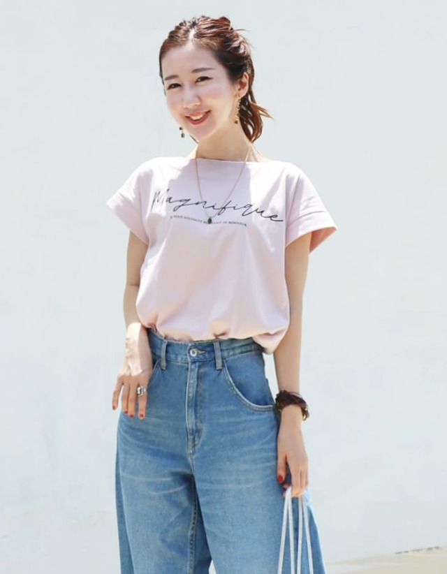 授乳ケープみたいに使える！MagnifiqueフレンチスリーブロゴTシャツ