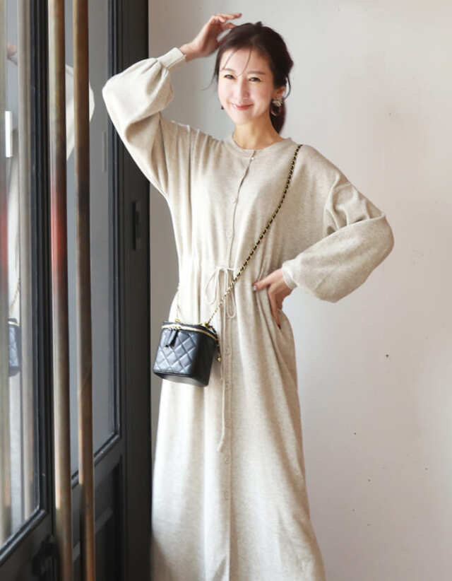 上品ロングニットワンピース