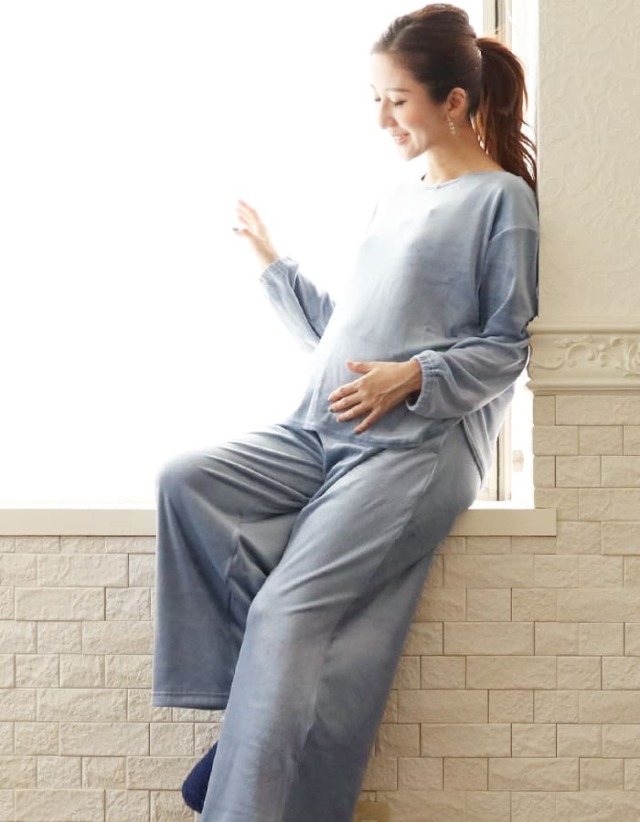 ママの声から生まれたマタニティから産後までらくちん授乳ベロアルームウェア【585965】