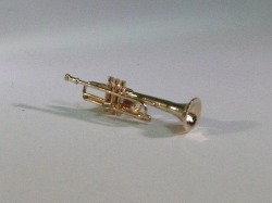 立体型ピンズ　トランペット