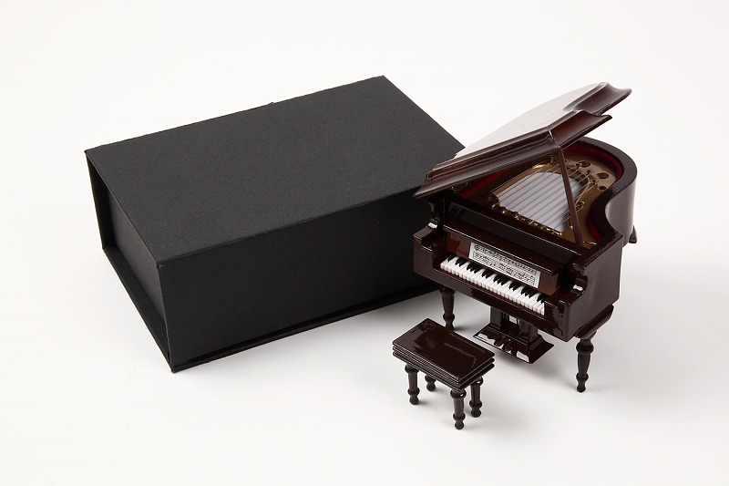 グランドピアノ　９cm　茶