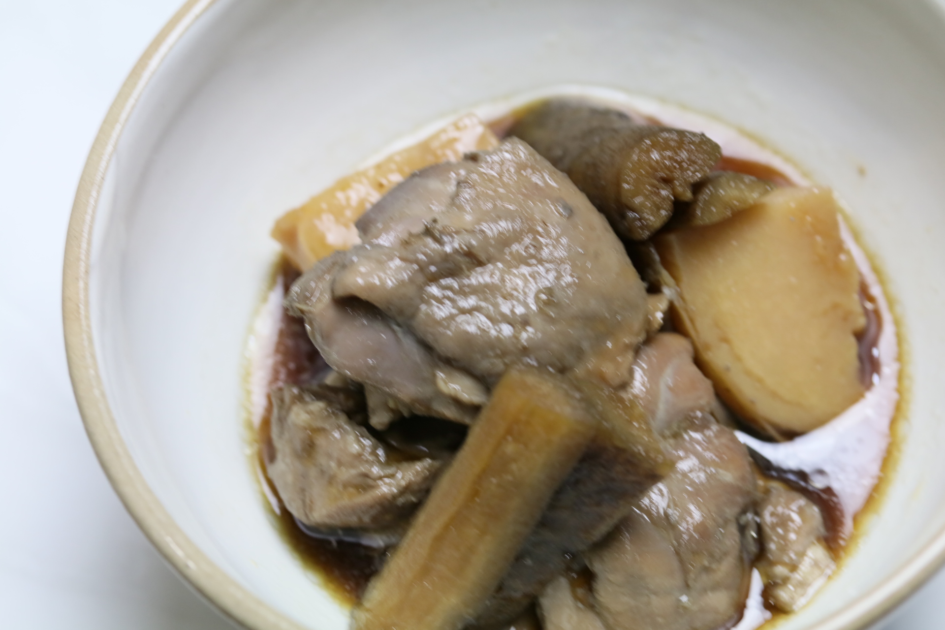 【懐かしい味】鶏もも肉と牛蒡煮