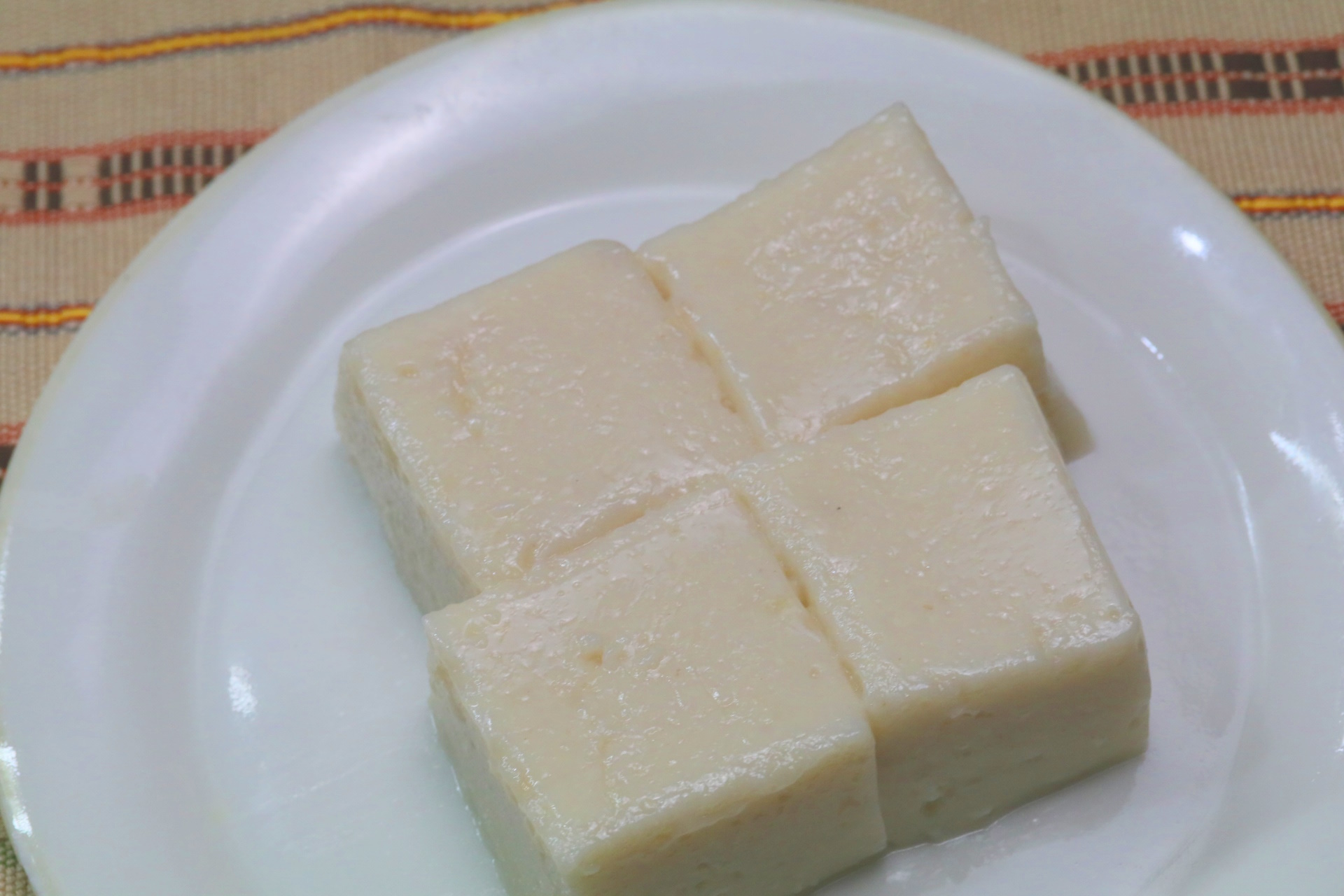【サイドメニュー】C：胡麻豆腐（有機メロン仕立て）