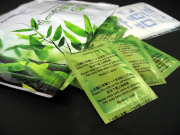 竹酢樹液シート。竹酢液を使用し、性能を高め、漏れ溢れる程濡れる竹酢樹液シートです。