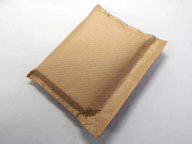 自着クッション梱包紙 2層タイプ （290mm×50M） 1巻入
