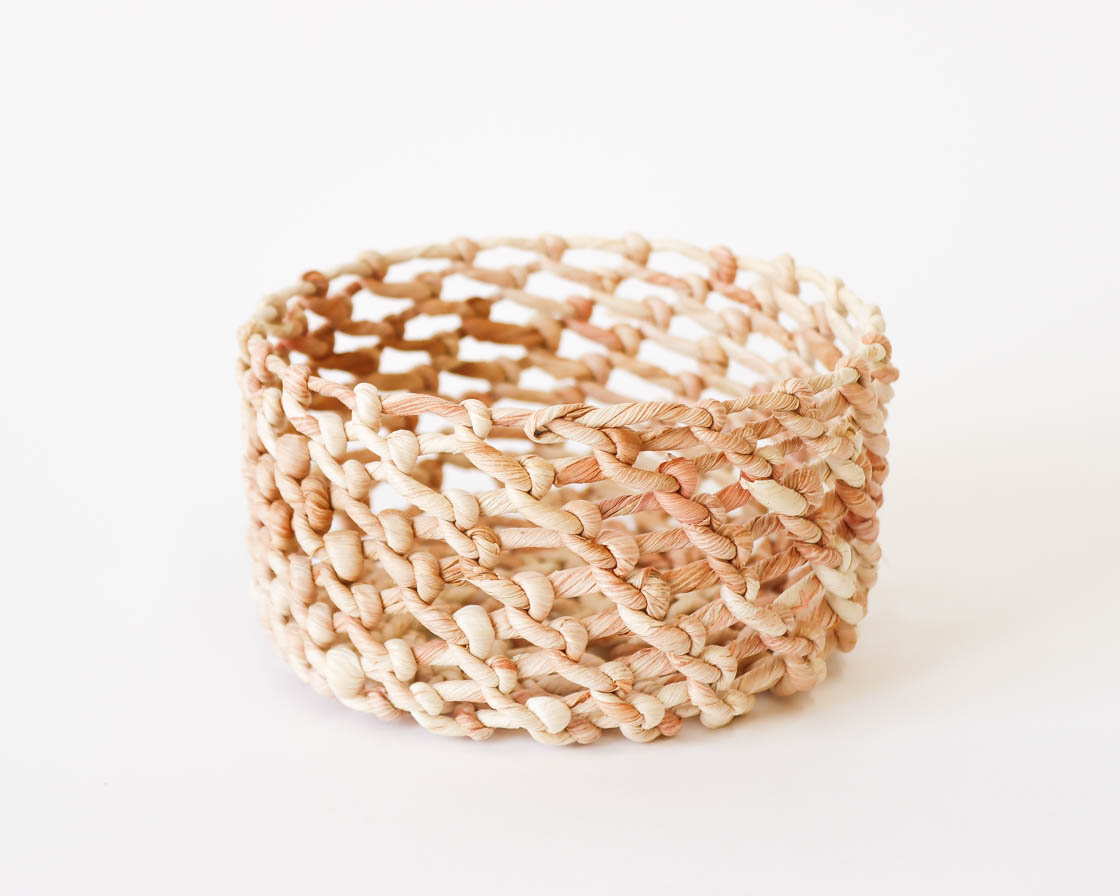 スロバキア corn husk ラウンド 12cm (透かし-茶)