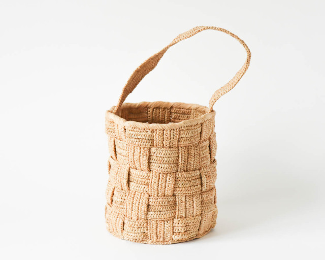 マダガスカル AMPIANA  pull bag