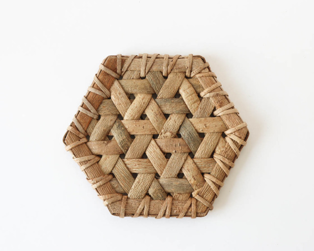 秋田 クルミ 鉄線編み ポットマット (小)