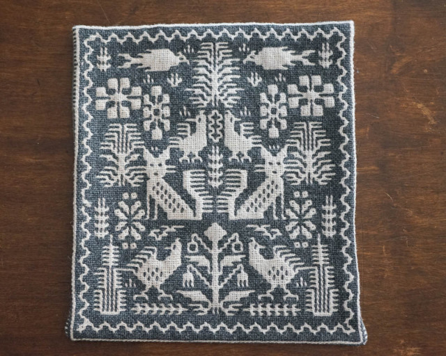 クッションカバー｜ルドガルダ・シエンコ