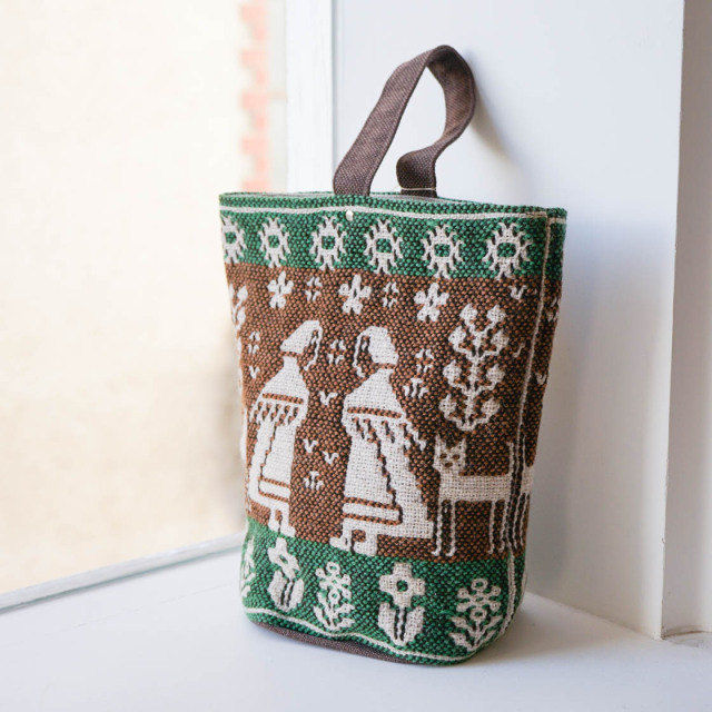 丸底バッグ｜ダヌータ・ラドゥルスカ (おしゃべり娘)