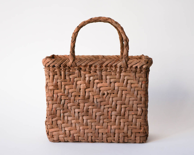 山葡萄　長野県　ハンドバッグ　木の実ストラップ　藍染風手提げ 山葡萄 長野県 ハンドバッグ 木の実ストラップ 藍染風手提げ