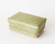 高知  網代編み 弁当かご (中)