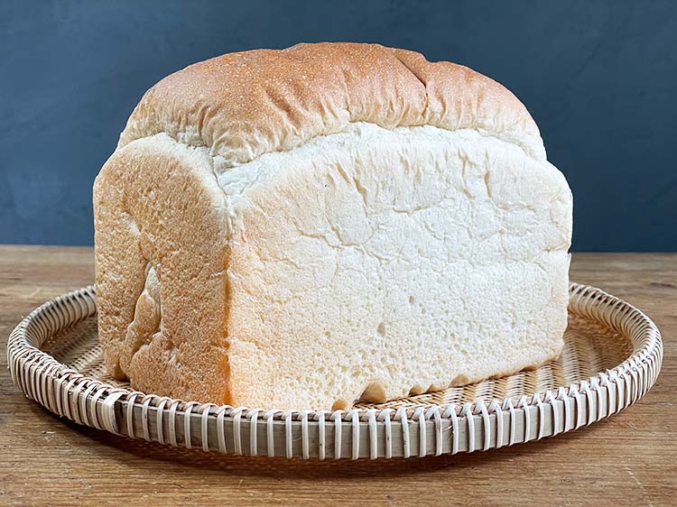 九州産小麦のかごしまんまイギリス食パン1.5斤(切目無し)【1kg】