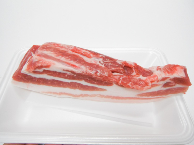 鹿児島産黒豚 バラ肉ブロック 300ｇ【0.3kg】