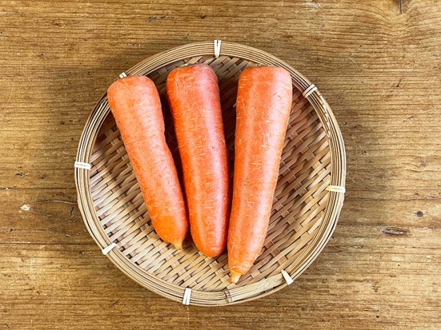 栽培期間中農薬不使用　鹿児島県産にんじん 300ｇ～【1kg】