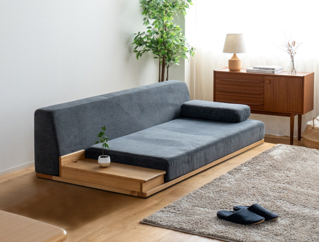 Fumi ながら時間を楽しむソファ（幅180cm×奥行90cm×高さ77cm）