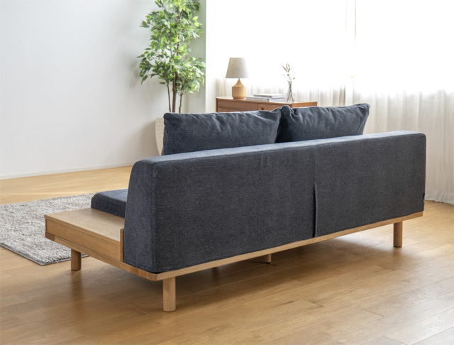 Fumi ながら時間を楽しむソファ（幅180cm×奥行90cm×高さ77cm）