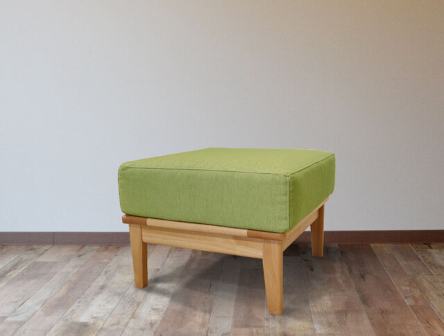 のり【送料込】【美品】オリーブグリーン 北欧テストのオットマン Noran （ノーラン）オットマン 52cm×52cm
