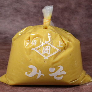 【おかむら】田舎上白米味噌 800g（袋）