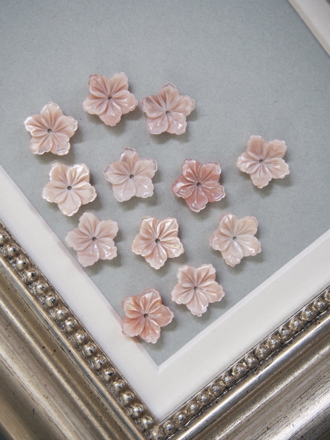 シェルビーズ - 桃の花 ピンク(淡水真珠貝)【約11mm/1個】[メール便可]まとめ買い10%OFF  #203 En:Freshwater pearl MOP - Shell Beads -peach blossom 貝殻
