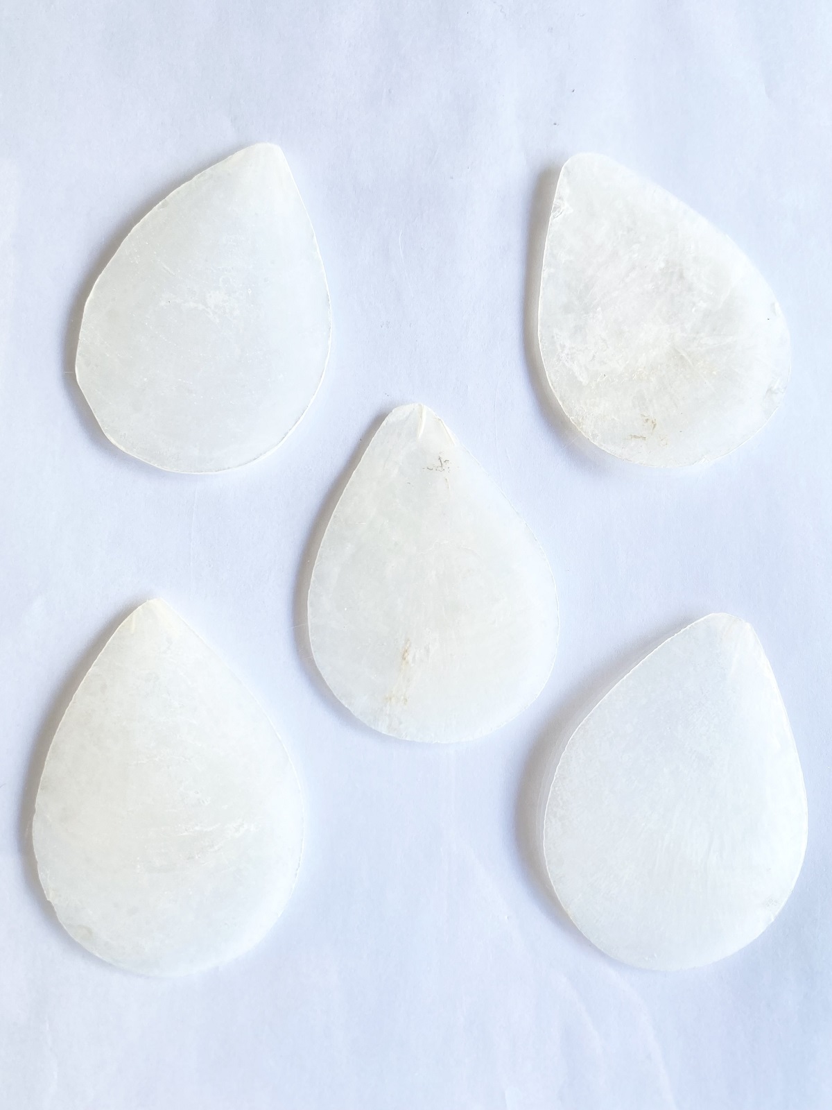 カピスナチュラル【ティアドロップ】(約5cm前後/10枚)[メール便可-18袋まで]En:Capiz tear drop shape- natural