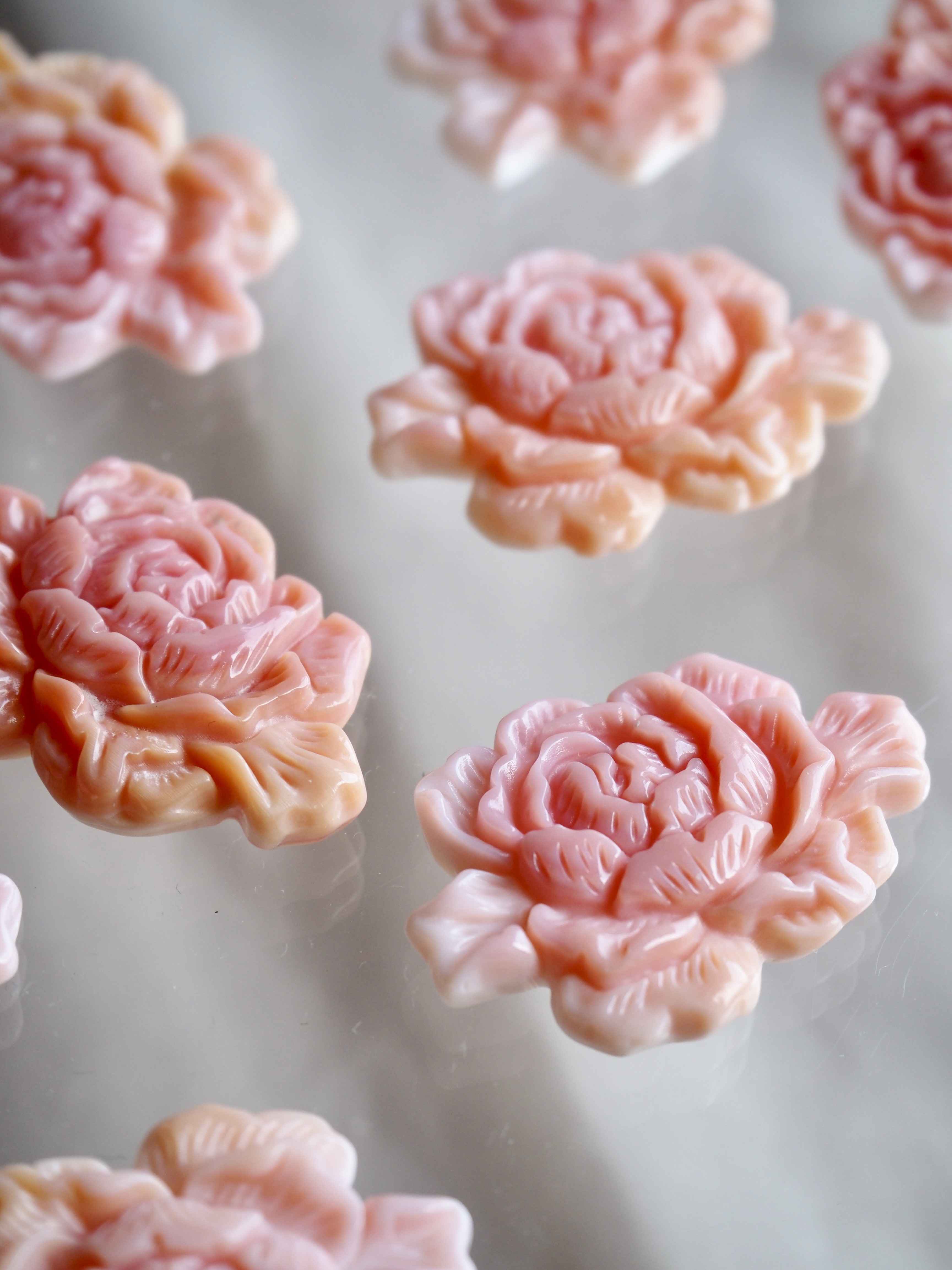 カメオ 穴無 - ローズ (ソデボラ科)【約33×23mm/1個】[メール便可] #345 En:Shell cameo -Strombus- 貝殻