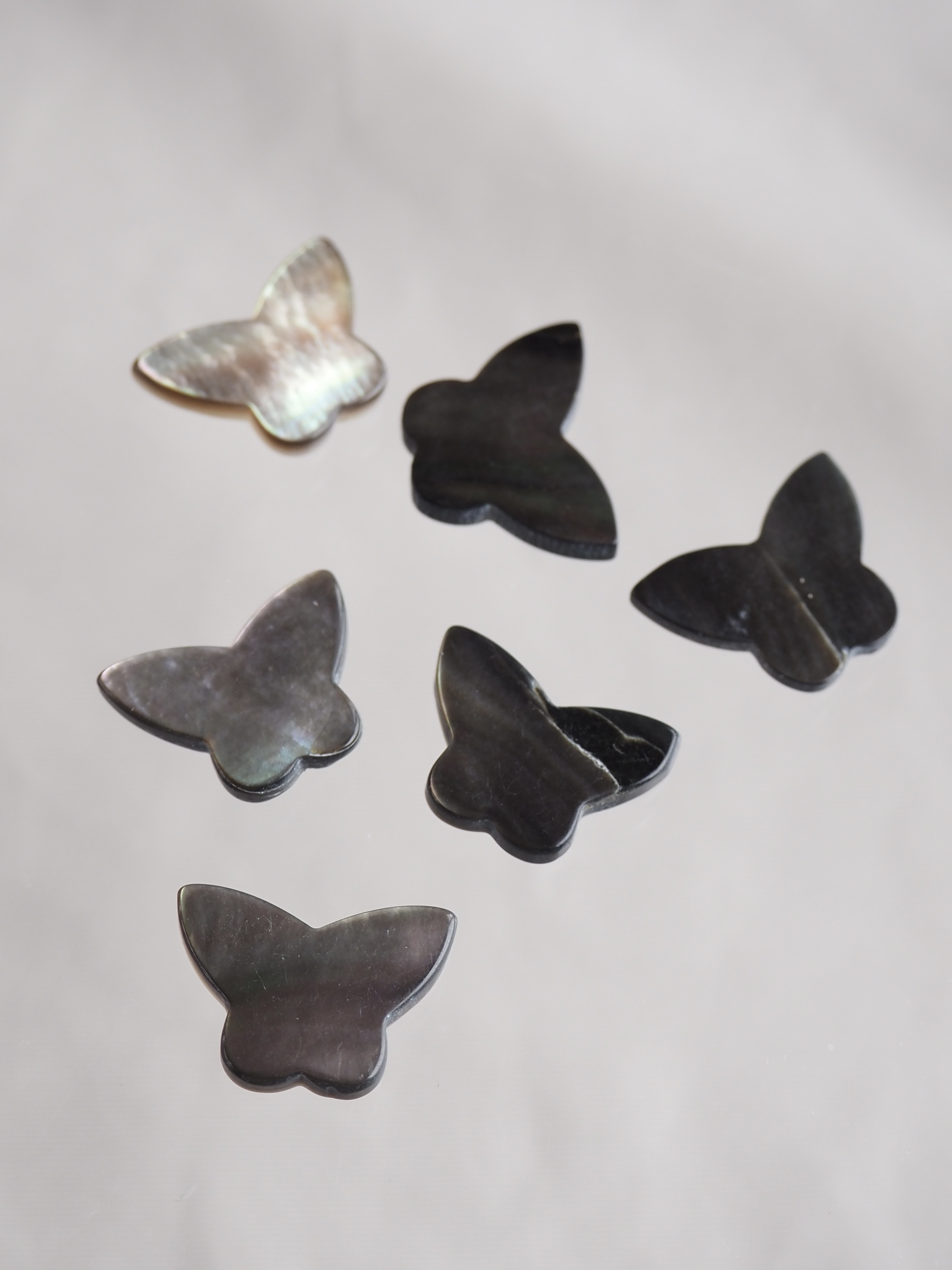 シェルカボション-バタフライ中(クロチョウガイ)【約11×16mm/1個】[メール便可]まとめ買い10%OFF #1014 En:Shell parts -Black MOP