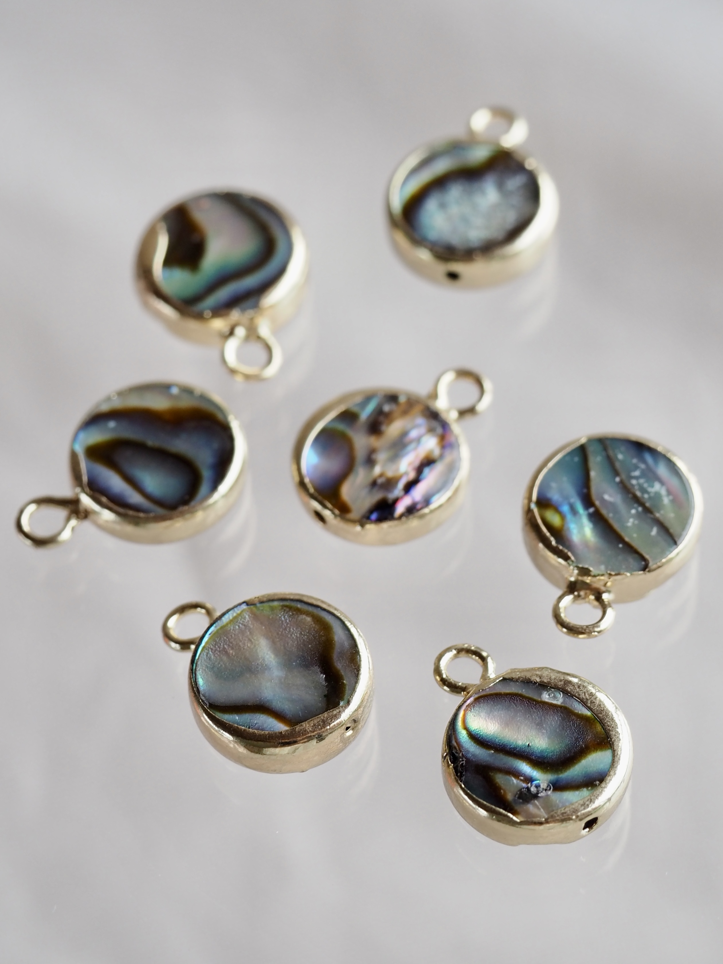 シェルチャーム-ラウンド(パウアアバロン)【約10×13mm/1個】[メール便可]まとめ買い10%OFF #1112 En:Shell parts -Haliotis iris