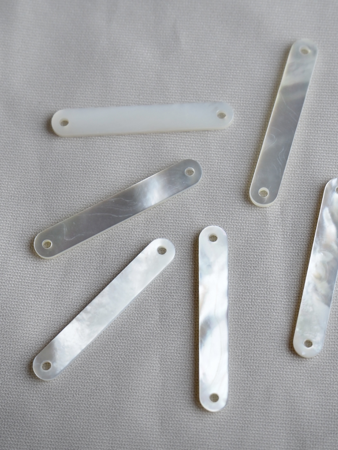 つなぎシェルパーツ-スティック(シロチョウガイ)【約4×26mm/1個】[メール便可]まとめ買い10%OFF #1227 En:Shell parts -White MOP 貝殻