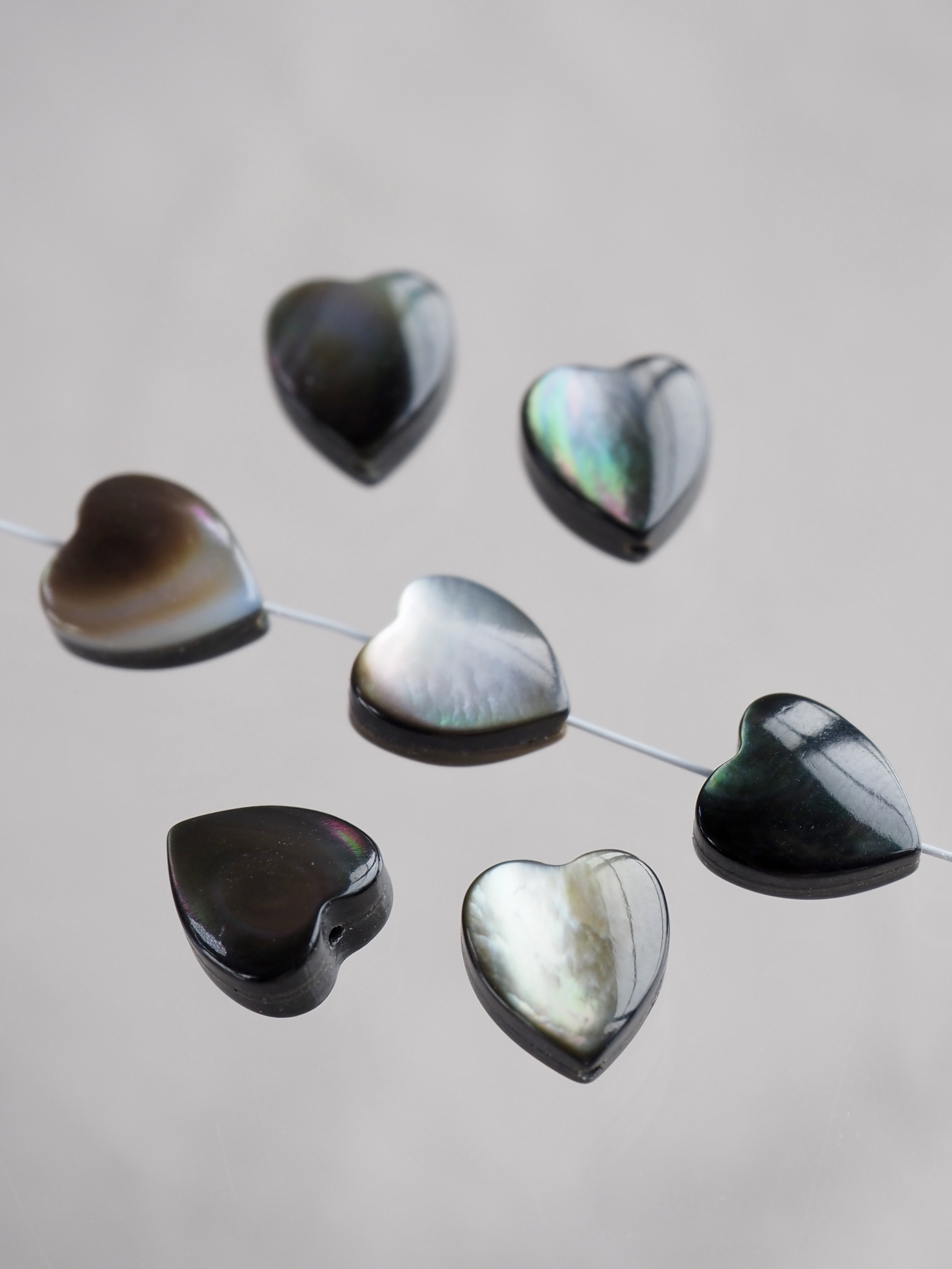 シェルビーズ-ハート縦穴(クロチョウガイ)【約8mm/1個】[メール便可]まとめ買い10%OFF #1054 En:Shell beads -Black MOP