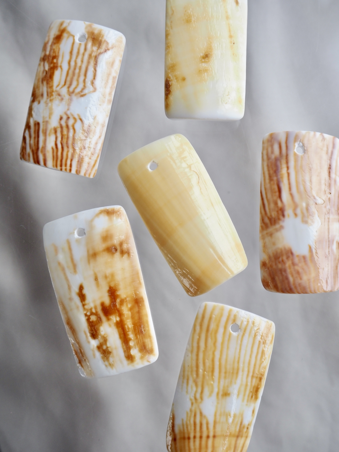 イモガイパーツ-2-(ヤキイモ)【約4×2cm/1枚】[メール便可]まとめ買い10%OFF En:Shell accesorry cone 貝殻