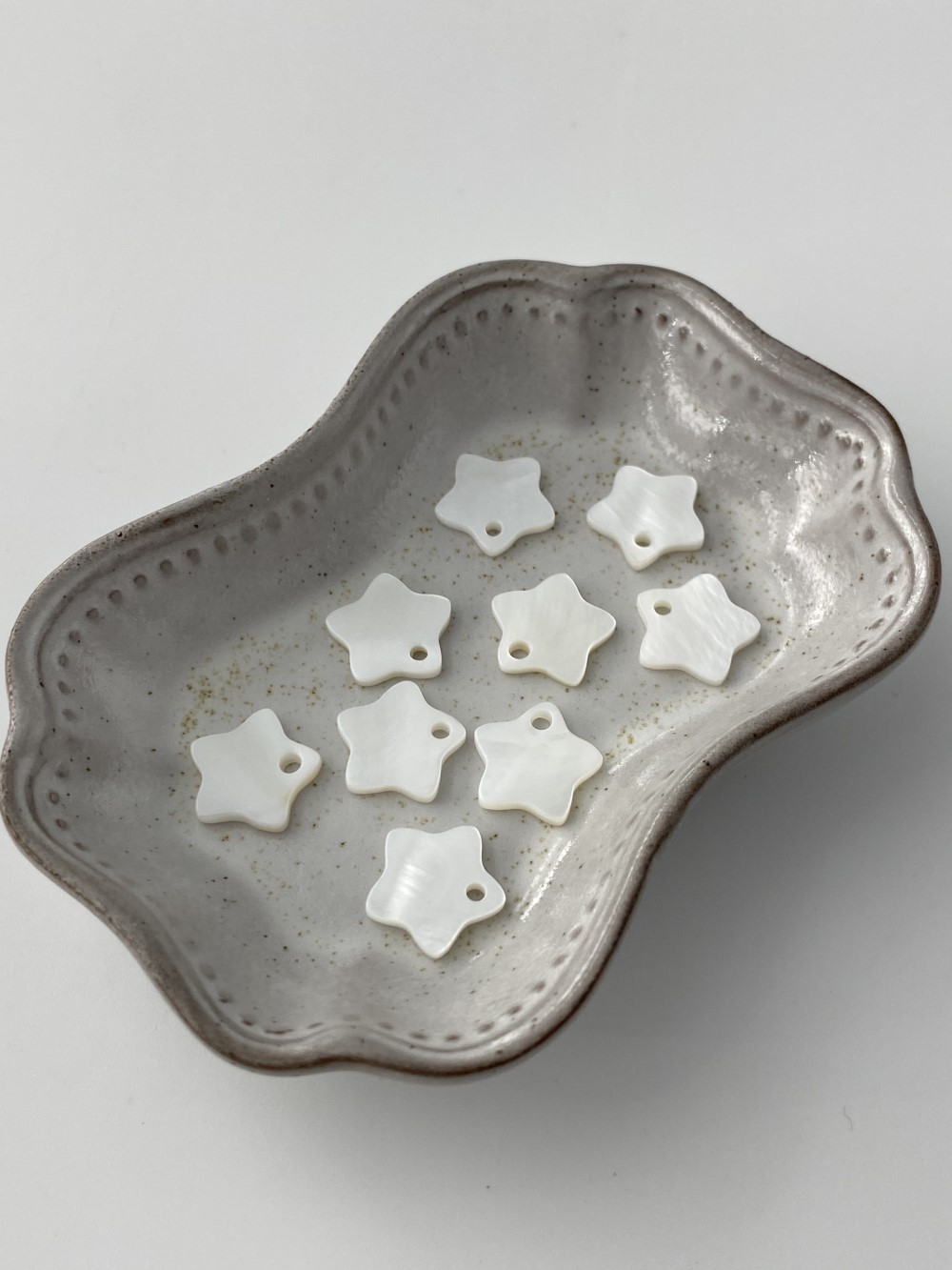 シェルプレートビーズ-スターカット（淡水真珠貝）【約12×12ｍm】[メール便可] #308 En:Shell accessory,star, freshwater pearl 貝殻