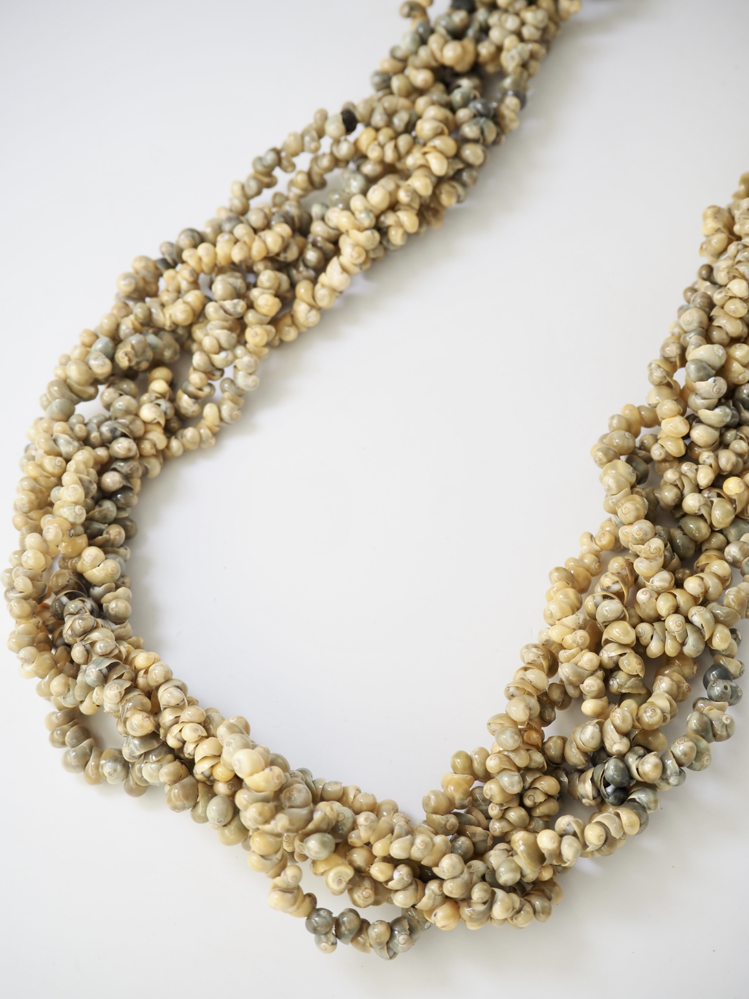 モンゴスグリーンネックレス(クサイロカノコ)【全長約60cm/1個】[メール便可]まとめ買い10%OFF